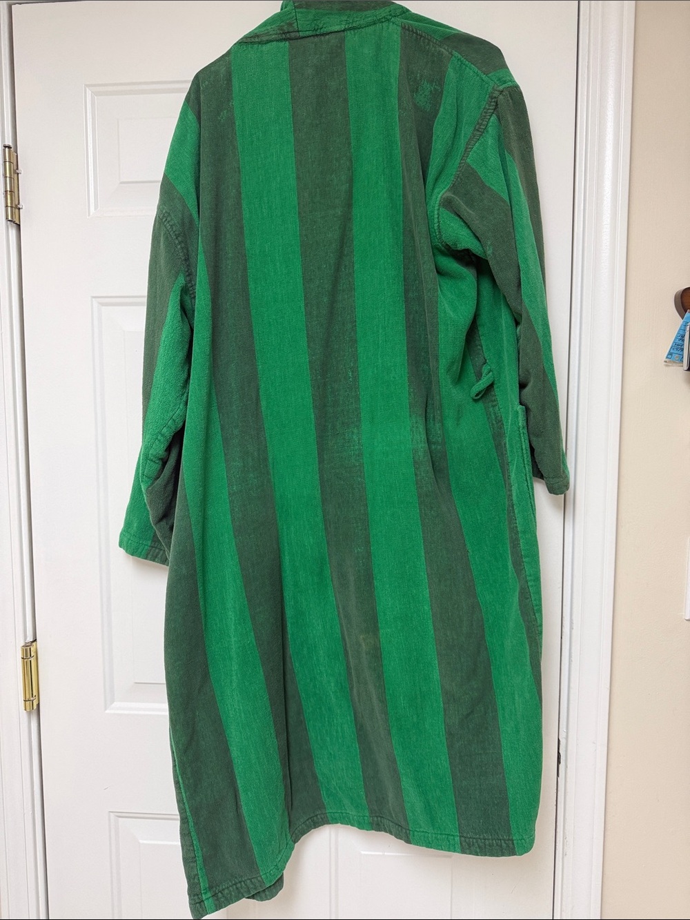 Men's Green Terry Robe Lacoste Bathrobe - Picture 5 of 7